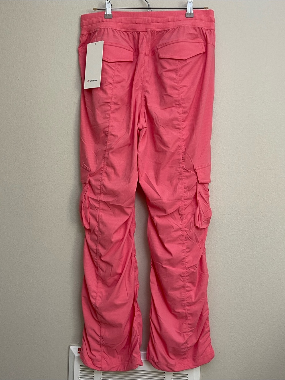 Lululemon Dance Studio Relaxed Fit Mid-Rise Cargo Pant size Medium Athleisure - Picture 3 of 11